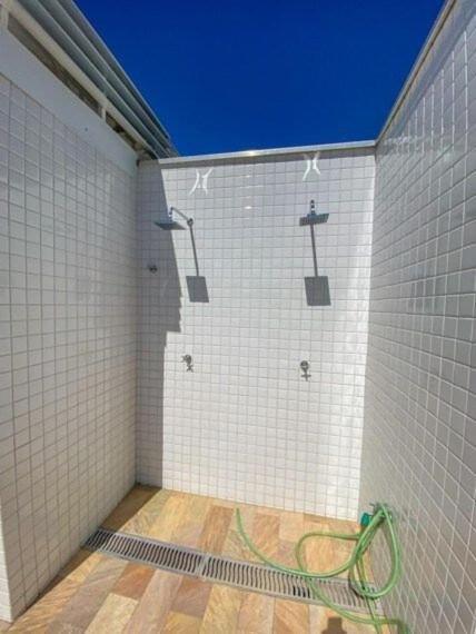 Apartment Vista Apartments: Beachside Retreat With Rooftop Pool